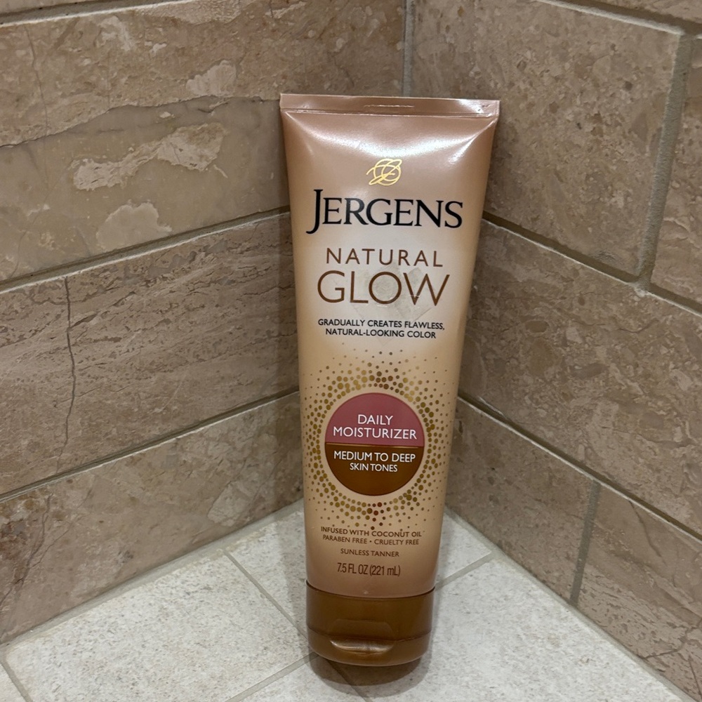 Jergens Natural Glow Daily Moisturizer